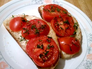 tomatoes on toast